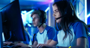 The Rise of Esports Gaming : The Intersection of Gaming